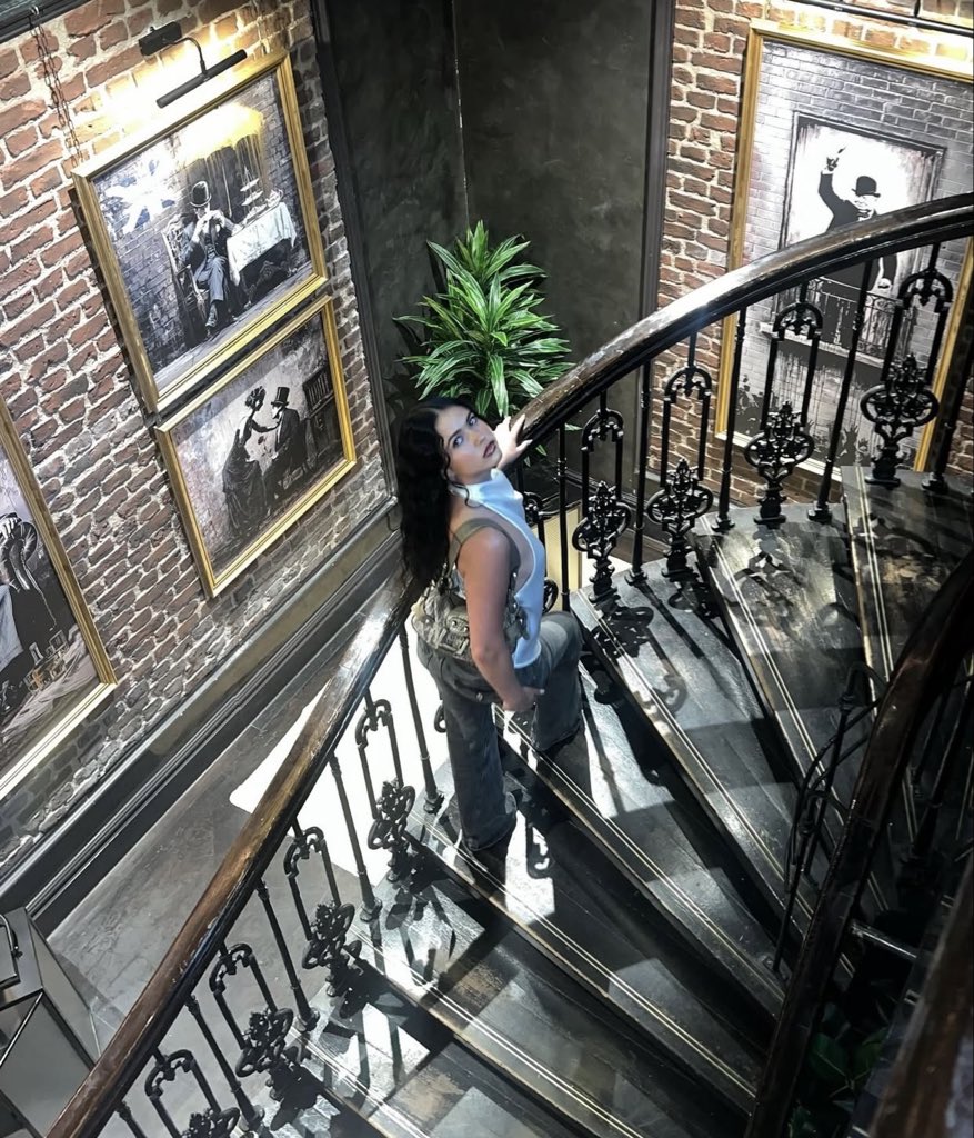 sarahjayden690's tweet image. I just found this on my gallery. Rate my look please 😊#beauty #positivityalways