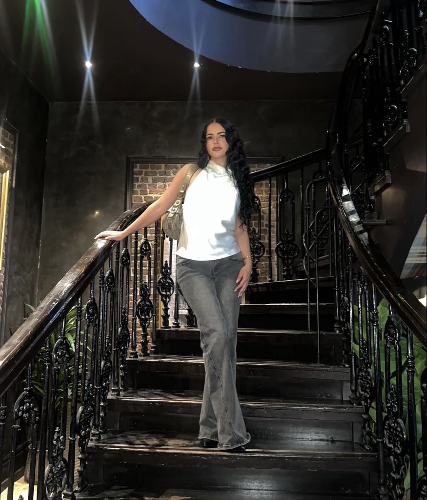 sarahjayden690's tweet image. I just found this on my gallery. Rate my look please 😊#beauty #positivityalways