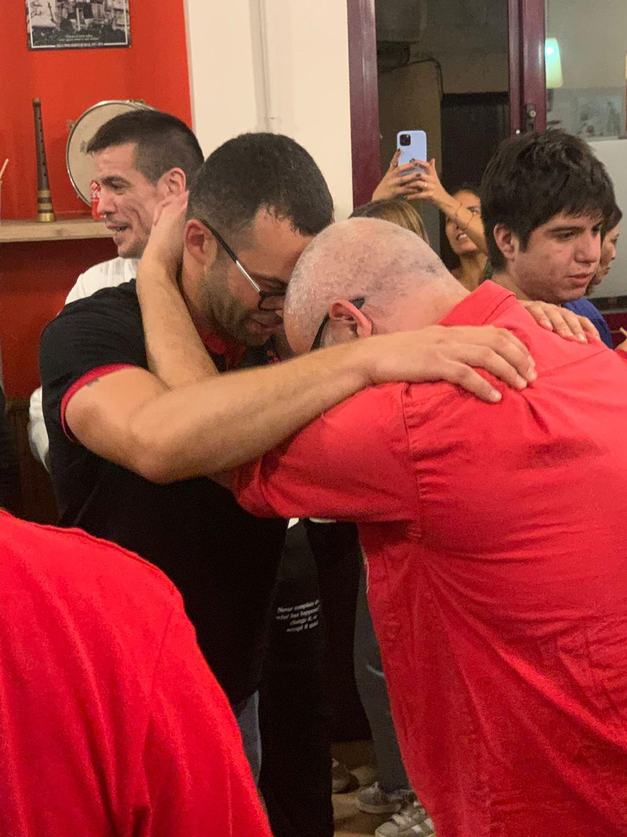 revistacastells's tweet photo. Objectiu: substituir el Galu (o no).
▶️ La nova muntanya russa de la @JovesValls per coronar el 2de9sm:
✍️ @santiterraza1
👉https://t.co/rzKtwhrS5Y
#castells #castellers https://t.co/aohyQxMp1G