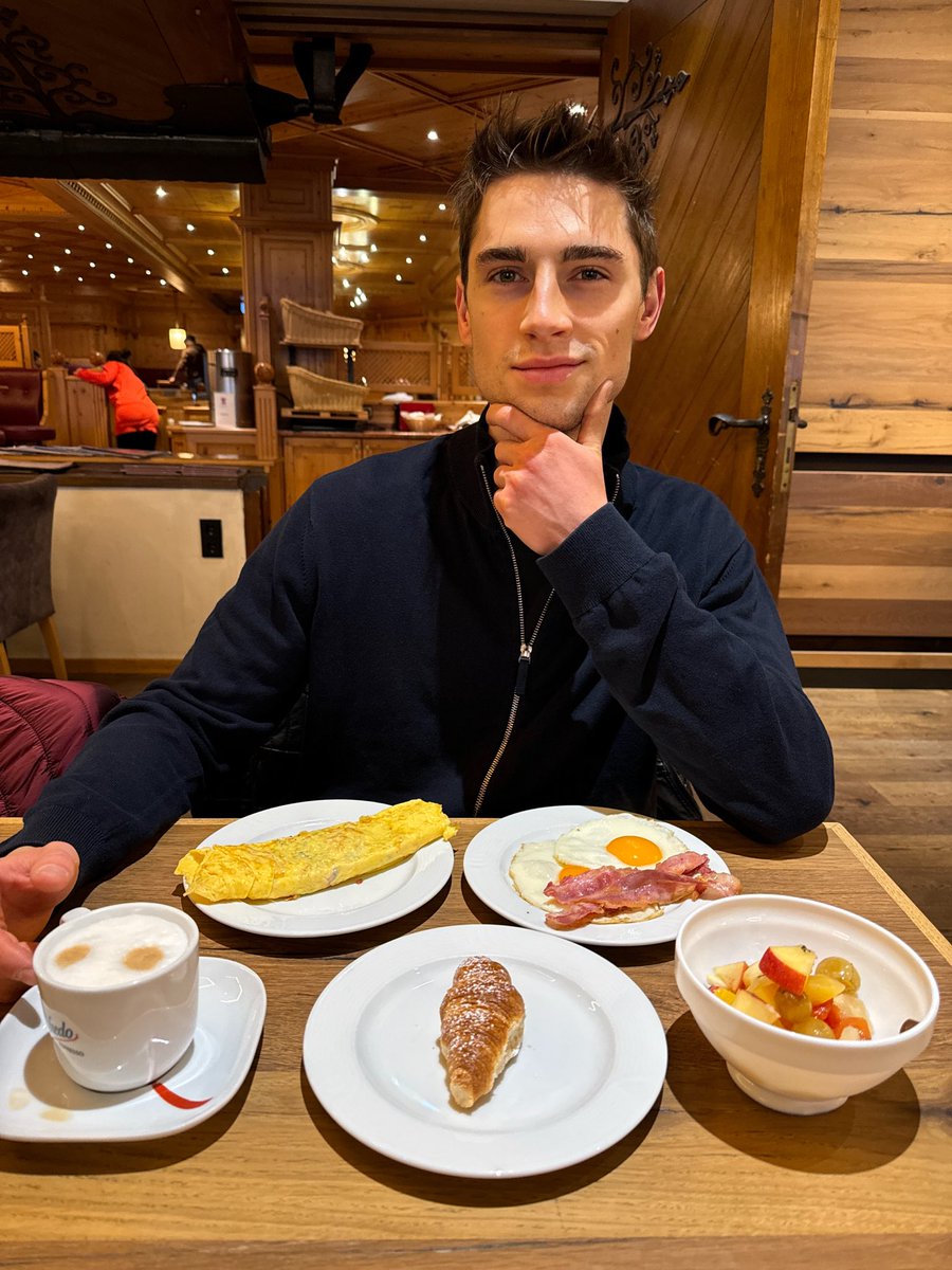 OfHeim's tweet photo. 🍞 Yes, I’m that guy with the footlong https://t.co/HShQB7svvS