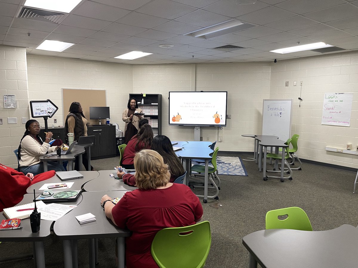 tech_and_tacos's tweet image. 📚✨ Happening now: Our amazing and dedicated teachers @PRE_Explorers are engaging in after-school professional learning to ensure the best experiences for our students! 🌟 Huge thanks to Mr. McMicken, Ms. Black, and Dr. Carr for leading the way! 🙌💚 #PREPride #LifelongLearners