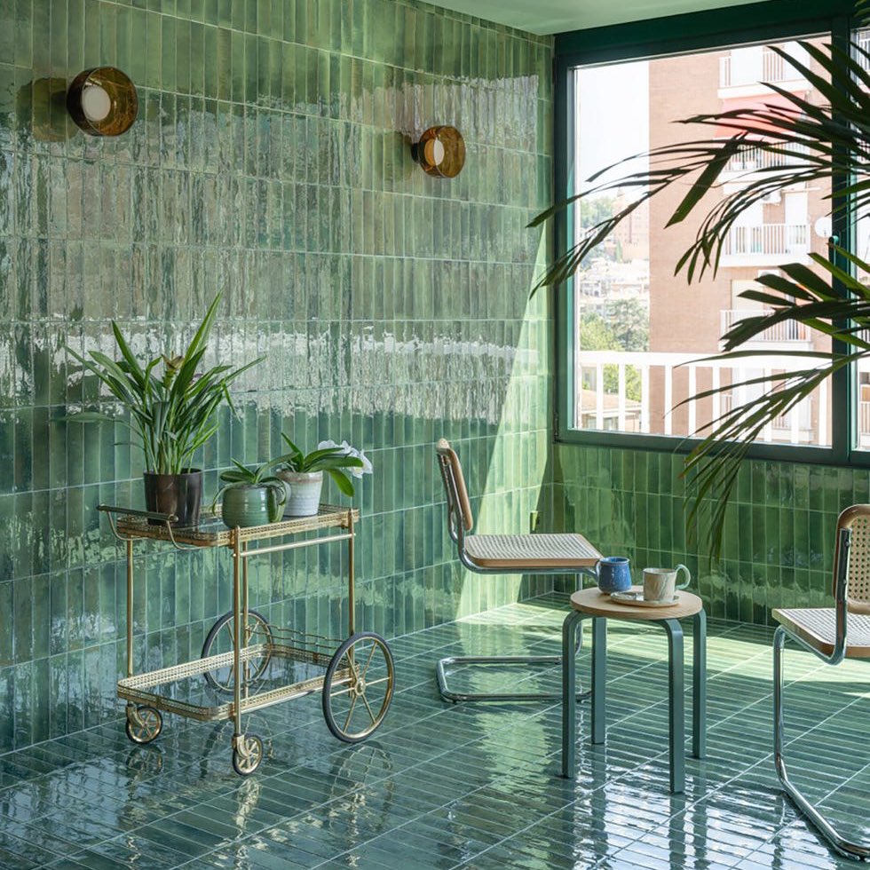 Una reforma integral para reinterpretar una vivienda con muchas posibilidades, porque "su ubicación ofrecía calma y unas vistas privilegiadas hacia la Alhambra, el Sacromonte y Sierra Nevada. nuevoestilo.es/casas/a6909162…

Proyecto: JAOstudio 
Fotos: Juana Barros