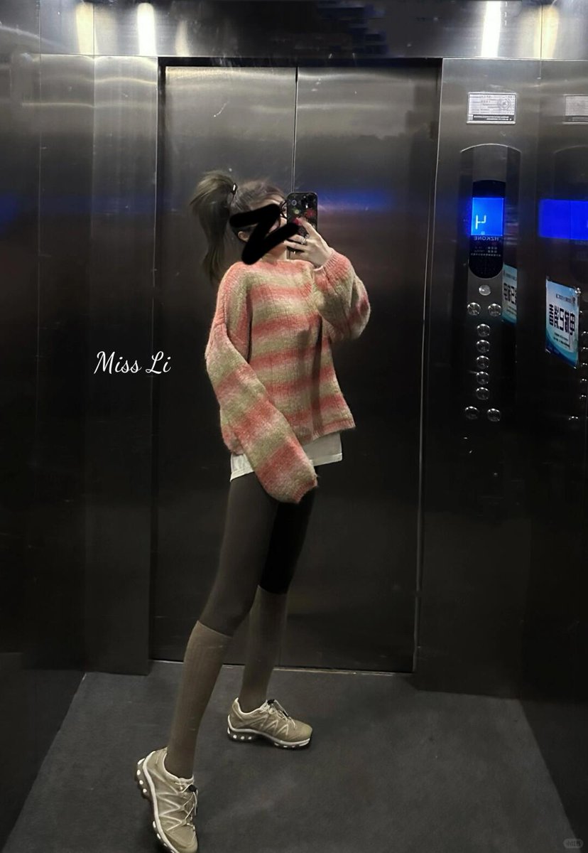 fengrui195261's tweet image. #myootd #dailyoutfit #ootddaily #workoutfit  
Did I just lose weight over the holidays or what? 🤔  
Everyone, come join the Teacher Li's BFF group and let's get gorgeous together! 💅✨