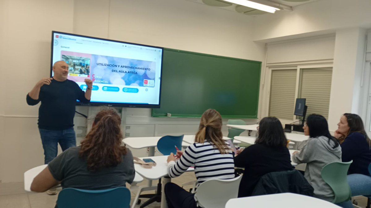 EvaFdezCabani's tweet photo. 🔆Semana de la Innovación y Formación en FP.

Docentes del I.E.S Santiago Rusiñol de Aranjuez. Se forman en la utilización y aprovechamiento del aula ATECA. 
Un espacio innovador para el aprendizaje
#ISMIE #IF_CMadrid https://t.co/DY71VWzLZ2