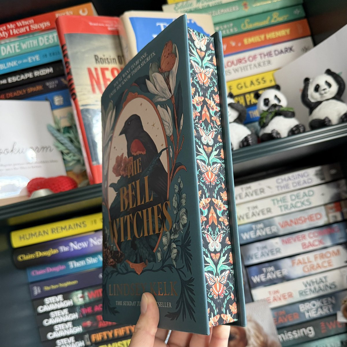 shonaholmes23's tweet image. 📚📮#BookPost📚📮

Did I end up on the Vinted app again? Of course I did and I just couldn’t resist this stunning #LockedLibrary special edition of #TheBellWitches by #LindseyKelk

Those spredges are STUNNING!😍 Keeping my collection of Lindsey’s books complete!❤️

#BookTwitter