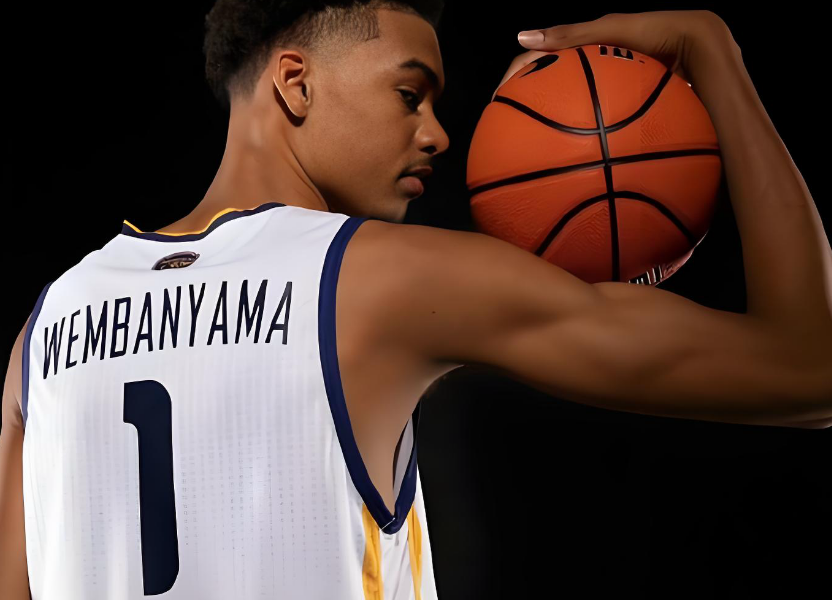 HarrisBarn69817's tweet photo. Witnessing history unfold: Wembanyama’s 100+ point, 18-block opening act is a jaw-dropping spectacle. Get ready for more magic. #RookieSensation #NBA https://t.co/FaDFloZbR6