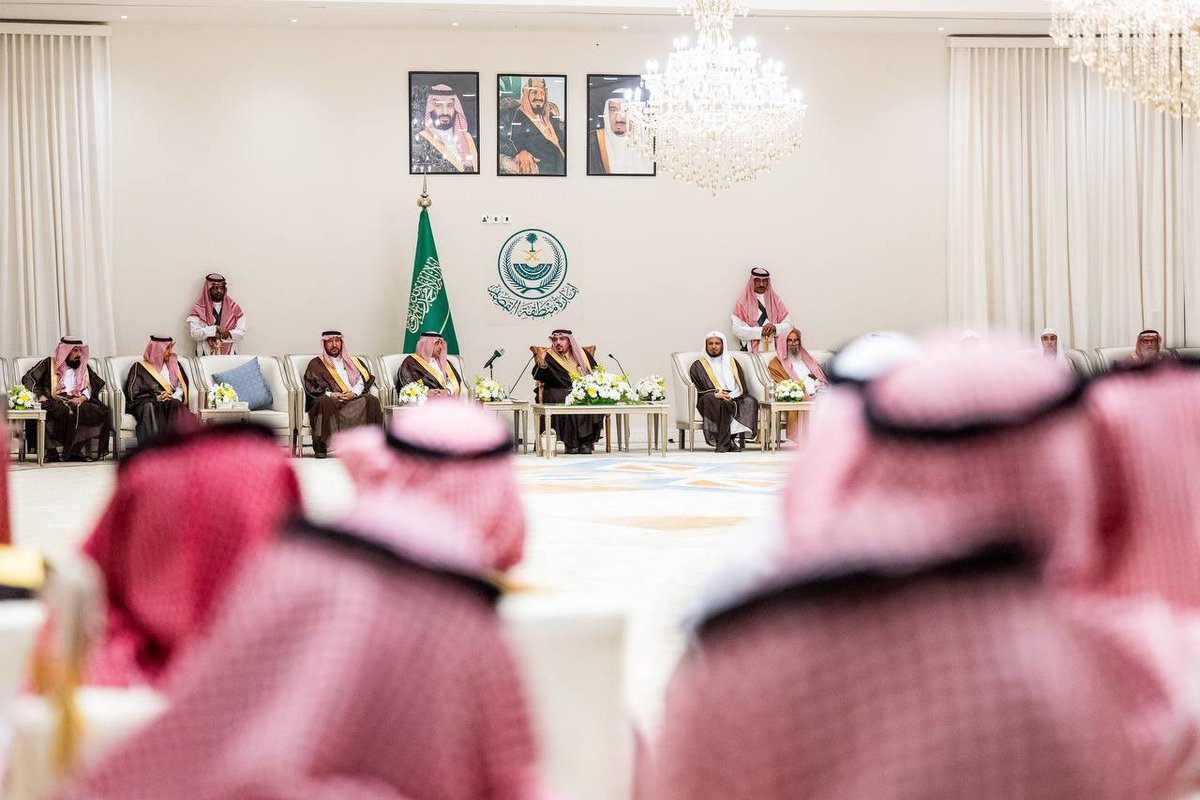 أكد سموه ان هذه الزيارات تأتي تنفيذًا لتوجيهات القيادة الرشيدة – أيدها الله – للوقوف على احتياجات المواطنين وتلمّس متطلباتهم، وتعزيز كفاءة الأداء التنموي في مختلف المحافظات بالمنطقة..

سمو #أمير_منطقة_القصيم  يزور محافظة الشماسية ويؤكد حرصه على متابعة المشاريع التنموية والالتقاء