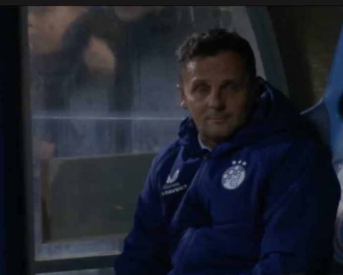 Simpatičan čovjek. Nekoliko dobrih partija, ali nažalost nije za Dinamo.
Jebiga stari, otkaz.