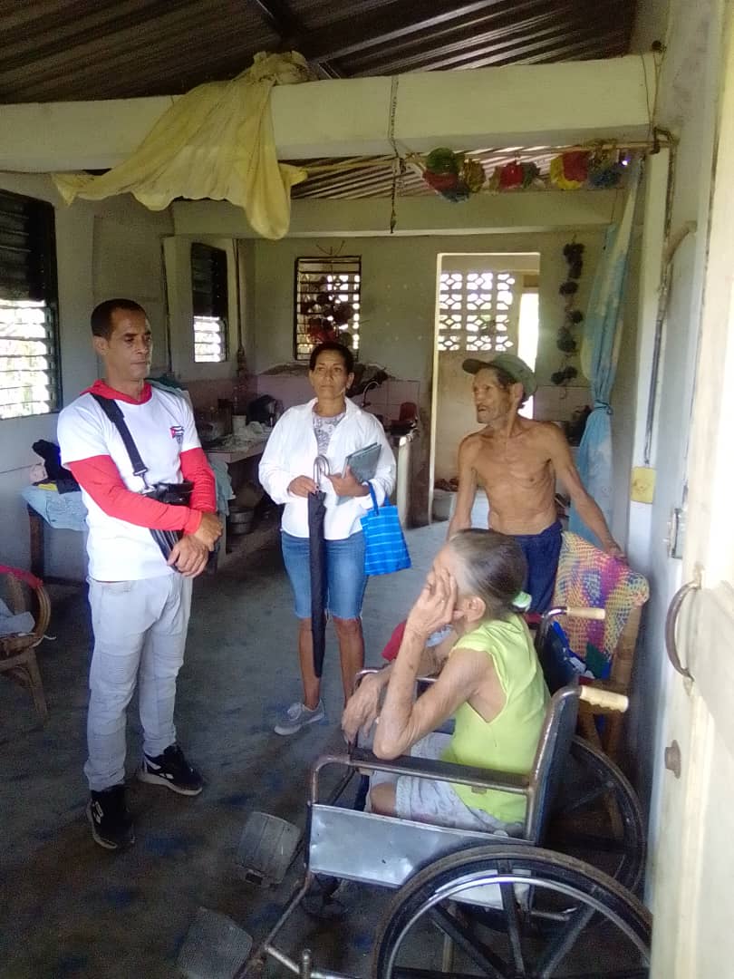 DGECtreStgo's tweet image. El pueblo Contramaestrense se prepara ante el paso del huracán Melisa protegiendo las vidas humanas que son eslabón fundamental de la Revolución. #UnidosPodemosTodos #Contramaestre #dpestgo #CubaMined #CubaEstáFirme