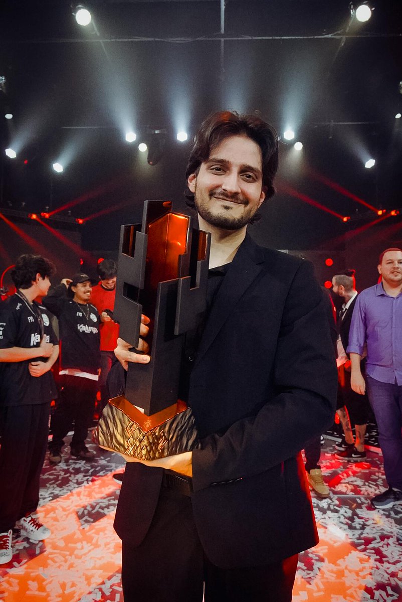 Nessa off season excepcionalmente estou oferecendo coaching individual para jogadores de todos os elos (com foco em SoloQ e/ou competitivo) e mentorias para staff e times amadores.
🥇Circuito Desafiante 2025/1
🥈LTA Sul (CBLOL) 2025/3
Para mais informações é só mandar DM
rt = <3