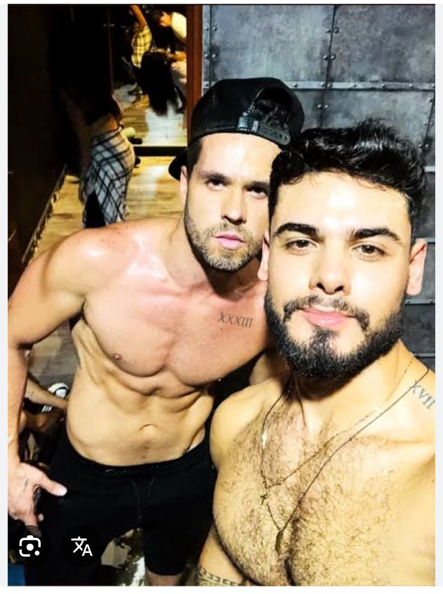 Clickbait tweet media