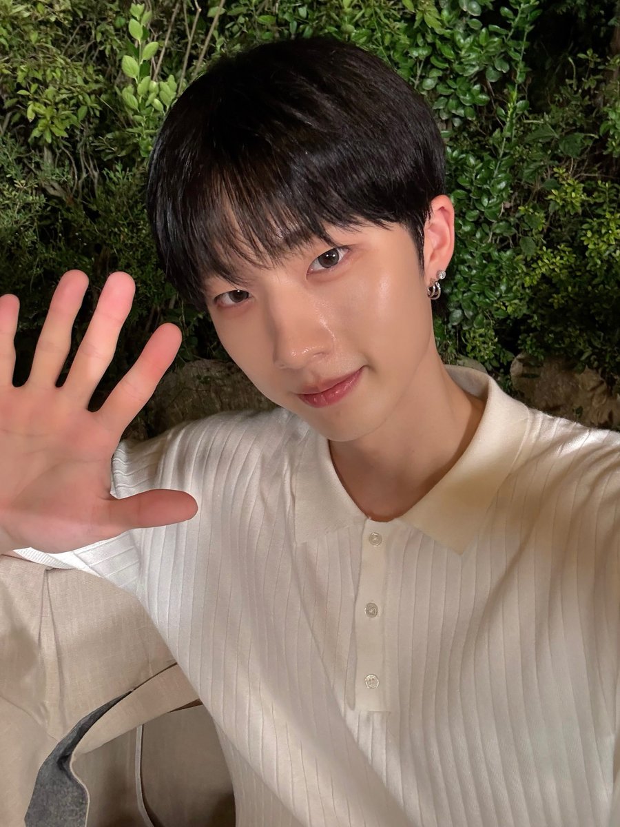 [🐭] #JIUNG anniversary weverse post
❤️‍🩹

P1ece! It's our 5th anniversary, and I have one handful.

I can't even fathom how many times I've greeted you all with "Plus everything." I only hope that P1Harmony has added happiness to your daily lives, as much as or more than the