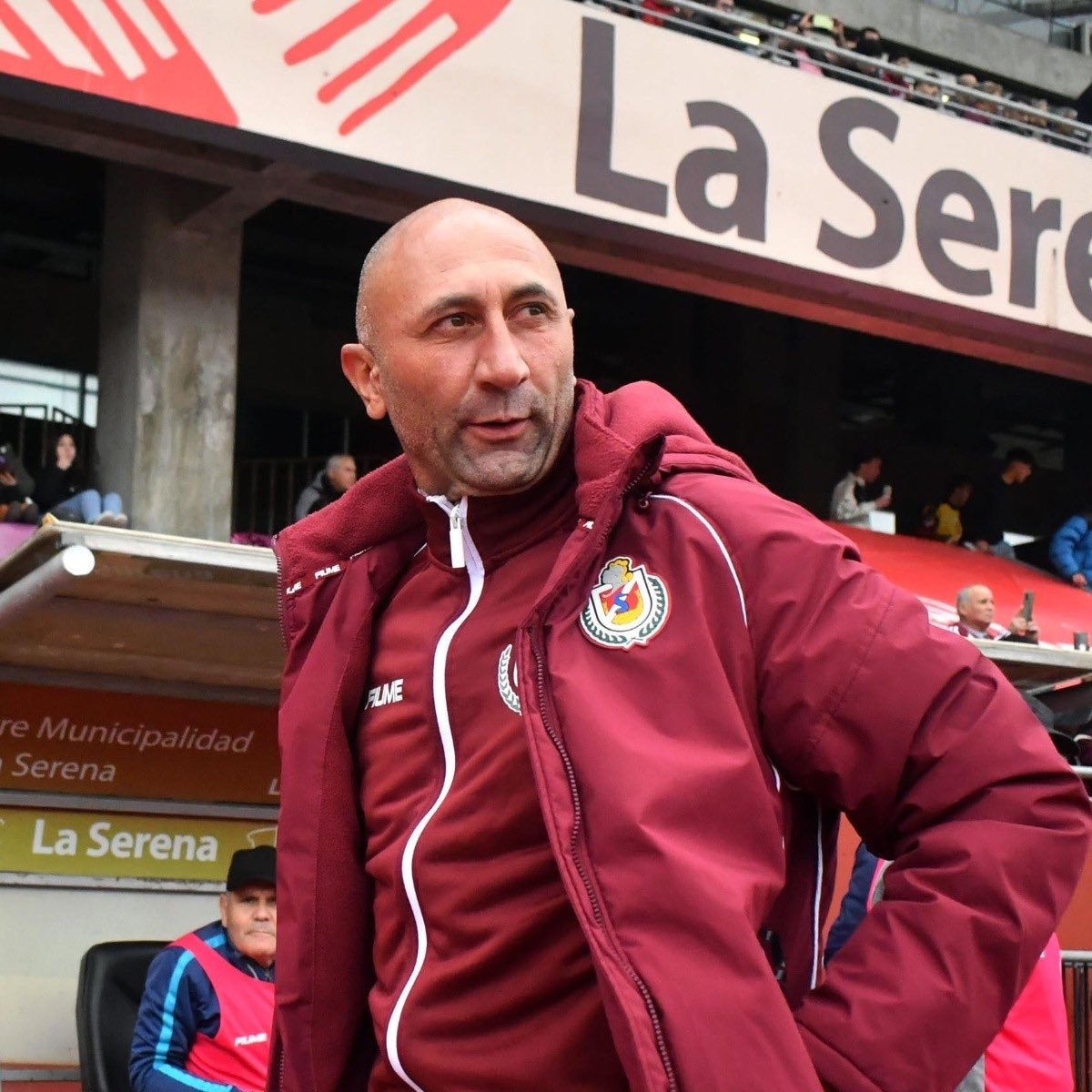 🚨Cristian Paulucci vuelve dirigir al Manchego del ascenso de España. 
*️⃣Después de su paso por La Serena, asumirá mañana y firmará contrato hasta junio de 2026. #TratoHecho