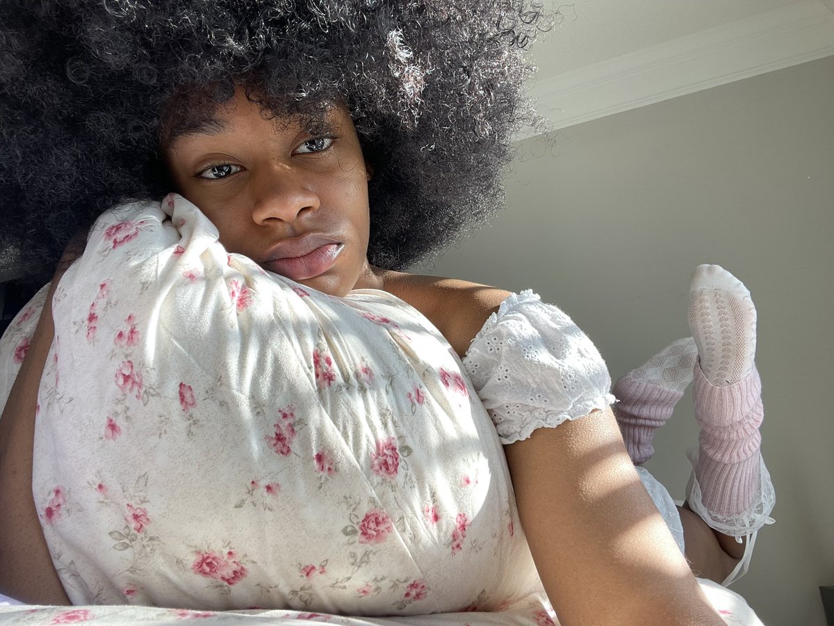 fliirtyflo's tweet image. what? like it’s hard?