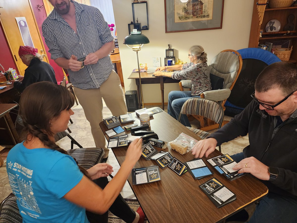 5starvoting's tweet photo. Volunteers recently got together in Portland to fold and staple STAR Voting minizines. Big thank you to the volunteers! @5STAROregon

These zines are a great way to spread the word about STAR Voting at events, while tabling, while canvassing, or any time! https://t.co/yfgTxbNpgk