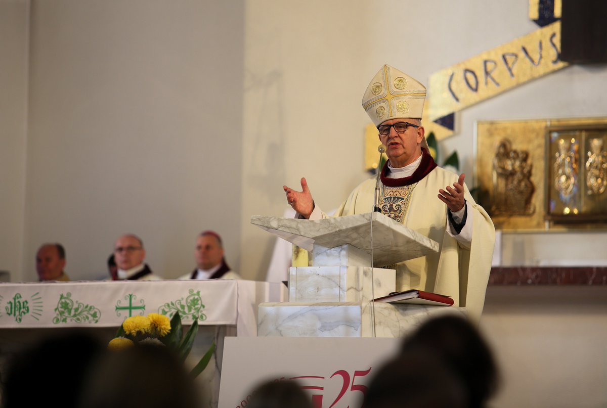 Misjonarze są niezmordowanymi świadkami tej nadziei miłości, która pozwala, aby nieśli Chrystusa aż na krańce świata – mówił bp Jan Piotrowski, przewodniczący Komisji KEP ds. Misji w homilii Mszy św. podczas jubileuszu 25-lecia działalności <a href="/MivaPolska/">MIVA Polska</a>.

episkopat.pl/doc/237168.Bp-…