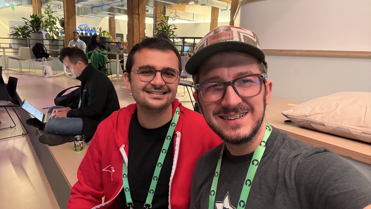 fkadev's tweet photo. GitHub Universe Community Track’te @KarakayDeniz ile karşılaştık 🤩 https://t.co/zDFsoyftto
