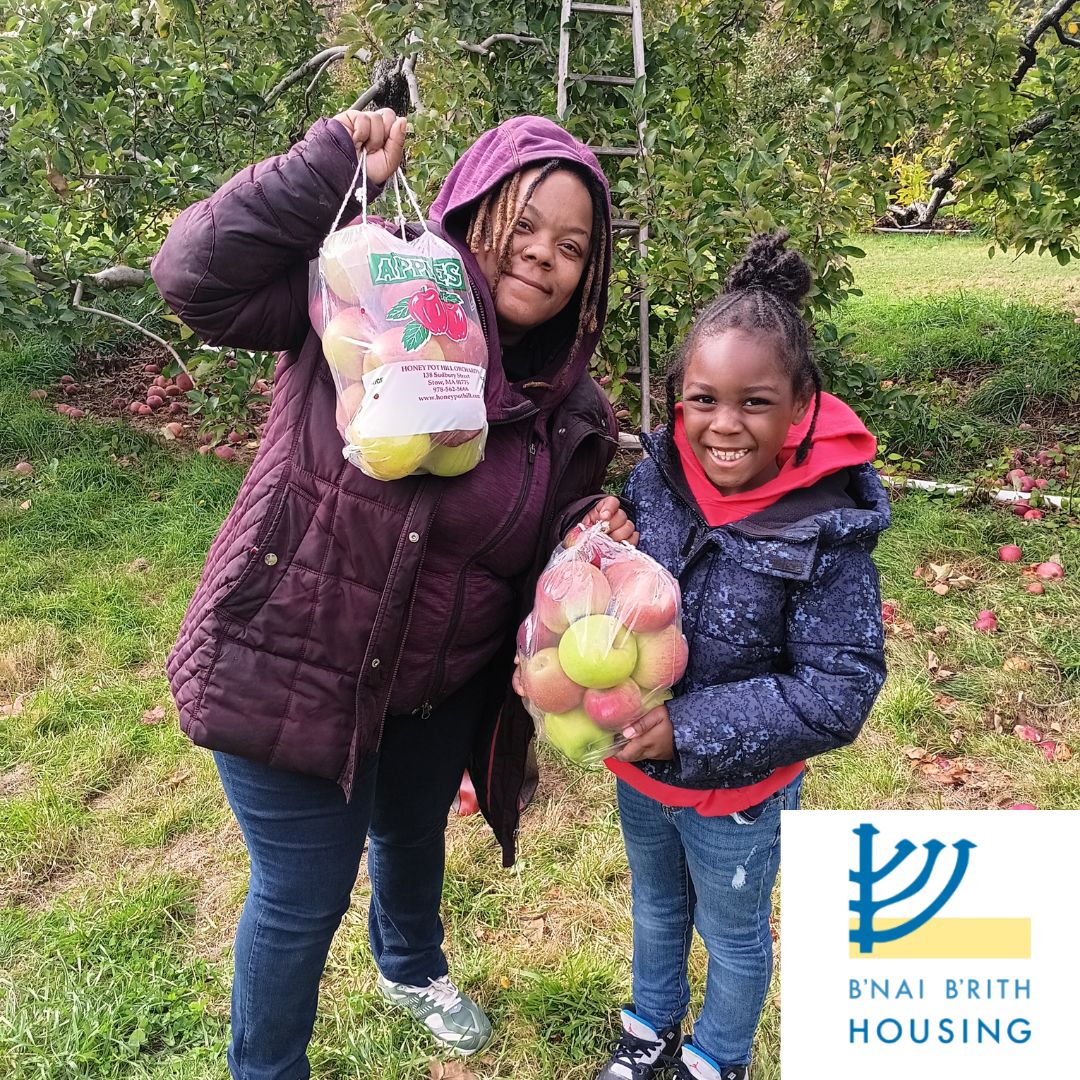Parkway 1208 residents had a great fall day at Honey Pot Hill Orchards with hayrides, cider, donuts, caramel apples, apple picking, and visits with the farm animals. #bbh #affordablehousing