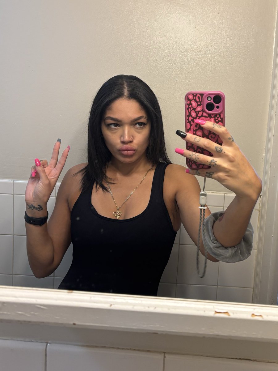 lani tweet media