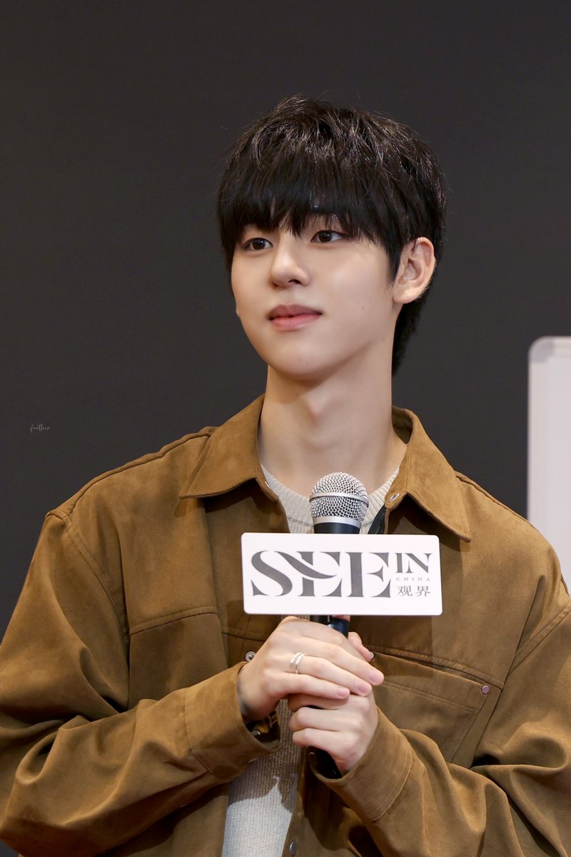 251018 상하이 포토회 
동유나~
데뷔 5주년 축하해～～🥳
너를 좋아한 시간들이 너무 행복했어
내 세상을 밝혀줘서 고마워
사랑해 💖

#드리핀 #DRIPPIN 
#김동윤 #KIMDONGYUN