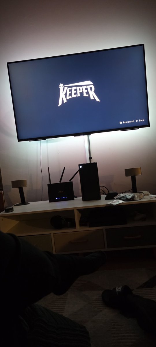 Weird game, but really good at the same time. Not played anything like it.

#Keeper #XboxGamePass