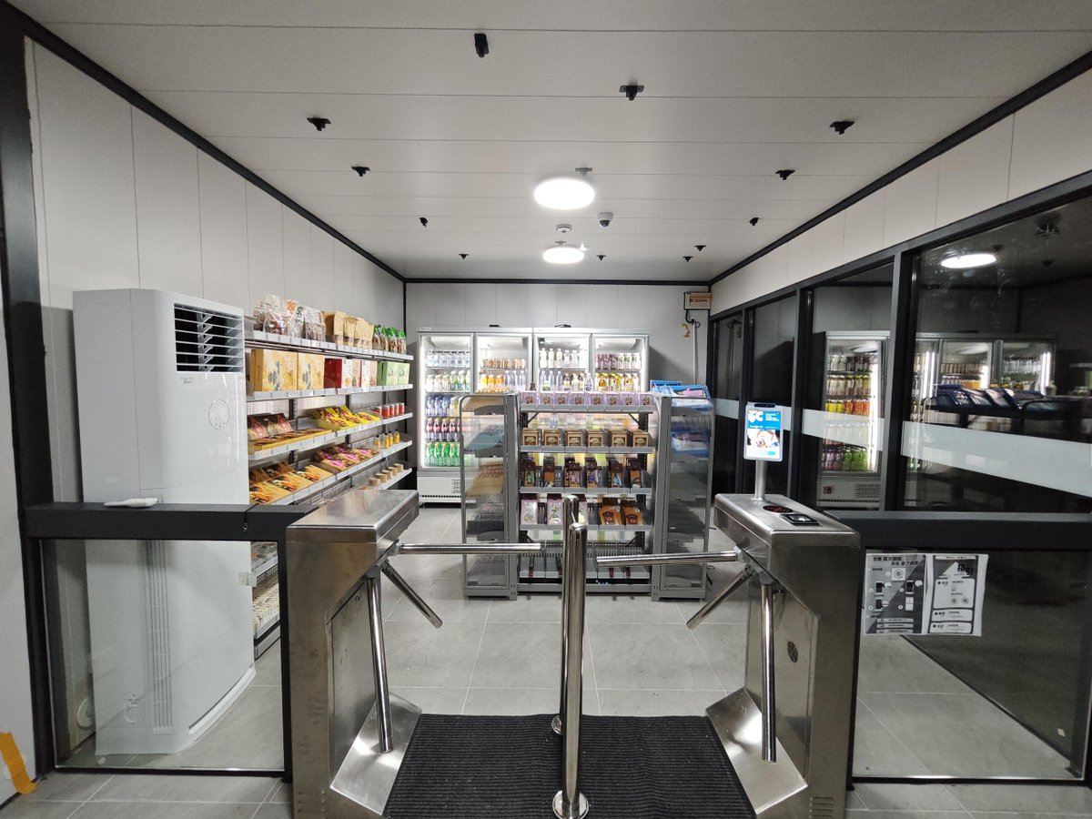 CloudpickTech's tweet image. 🏔️🤖 Smart retail meets nature: Cloudpick&apos;s AI unmanned store lets visitors scan in, grab &amp;amp; go, and auto-checkout in seconds. Open 24/7—no staff, no lines—perfect for hikers &amp;amp; travelers. Smarter, sustainable tourism starts here. 
 #SmartRetail #AI #Tourism