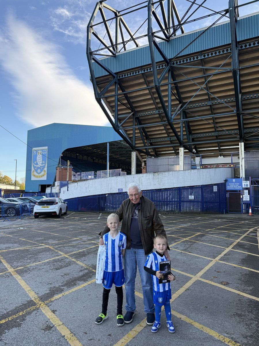 Long awaited! Can’t quite describe how good this was to be back today! The staff all smiling, fans all spending! We got our Wednesday back! #uto #swfc #wawaw