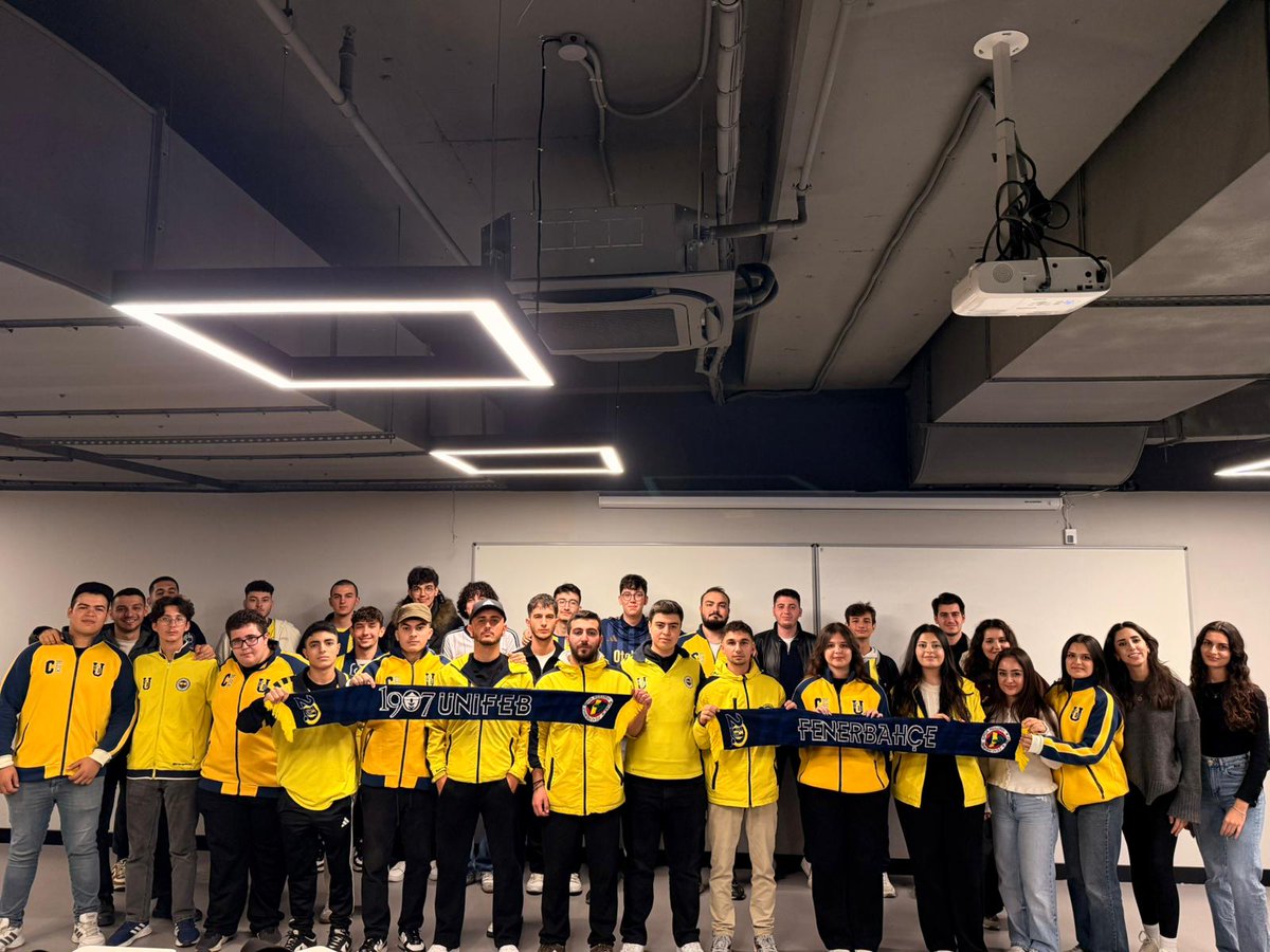 1907 ÜNİFEB Yeni Yüzyıl Üniversitesi örgütlenmesi olarak Gaziantep FK - Fenerbahçe maçını hep birlikte izledik.
Katılan tüm arkadaşlarımıza teşekkür ederiz.