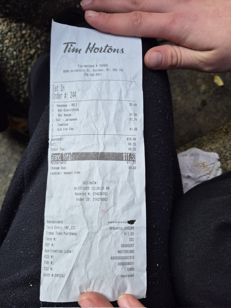 Reckless_Tyrant's tweet photo. Um so my fiancée and I just went and got @TimHortons from @SFU Burnaby campus and as we go and sit down to eat she takes a bite of her Sausage Bacon Bagel Belt then she feels a hard crunch and pulls a fucking bread clip out of her mouth wtf is that about. https://t.co/3wM1iA7v2t