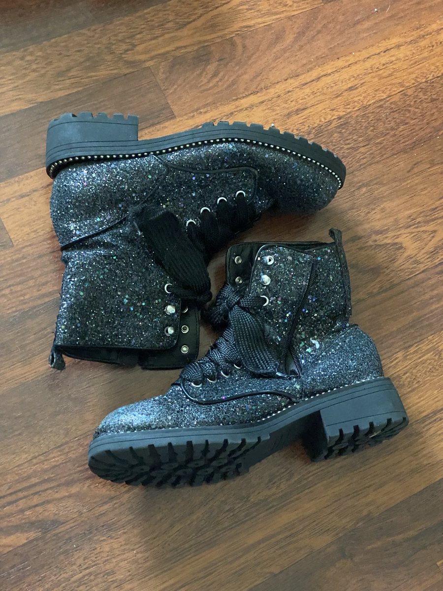 SummerSolesis tweet media