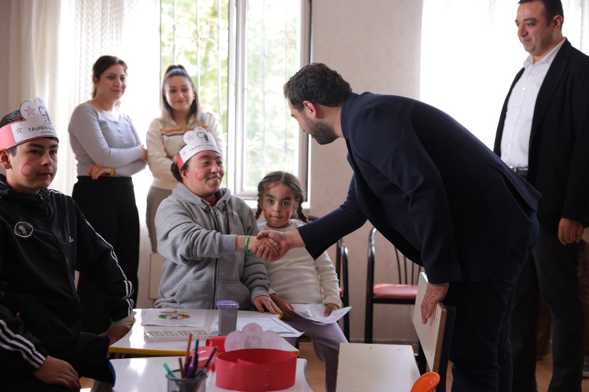 mesutbozatli's tweet photo. İlk Yaşam Özel Eğitim ve Rehabilitasyon Merkezi öğrencilerini ziyaret ederek keyifli ve anlamlı bir gün geçirdik. 

Öğrencilerimizin gelişimine tanık olmak, onların azmi ve neşesiyle motive olmak bizim için büyük bir mutluluk kaynağımız oldu. 

Bu özel buluşmada emeği geçen tüm öğretmenlerimize ve çalışanlara teşekkür ederiz.