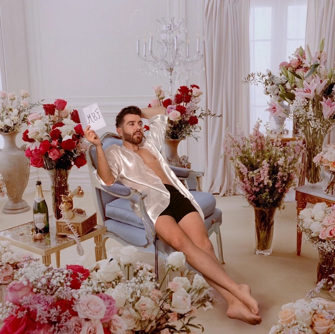 man’s best friend 🐾🐶🎃

happy halloween to all the manchild’s out there 😘

@SabrinaCarpenter
<a href="/TeamSabrina/">Team Sabrina 🐾</a>

#SabrinaCarpenter #MansBestFriend #halloween