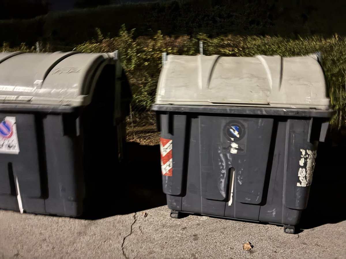 BetterRozas's tweet image. Nueva tarifa basuras de @Ayto_Las_Rozas:
💰 Pagas más por la basura
🚶‍♂️ Andas el triple para tirarla
🤫 No te cuentan nada
🏦 Ayuntamiento arruinado

Pero oye, somos una smart city. Debe ser porque hay que hacer smart ejercicio.