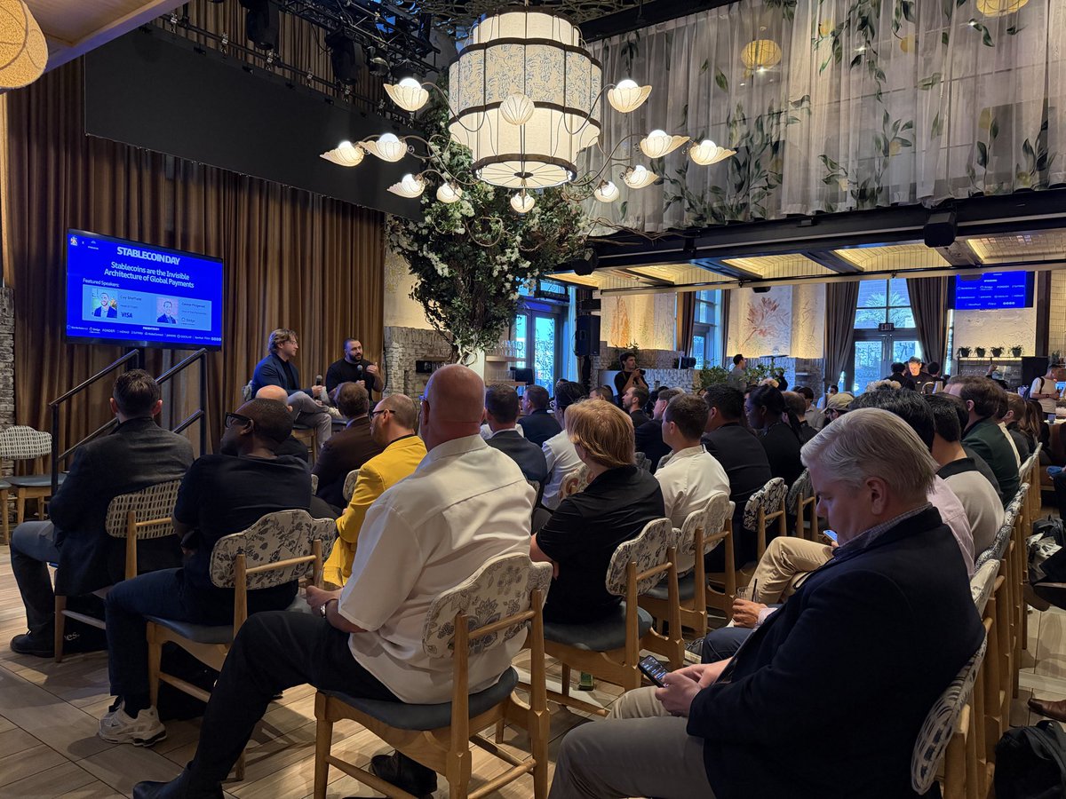 becky 🌊 carvatt.eth tweet media