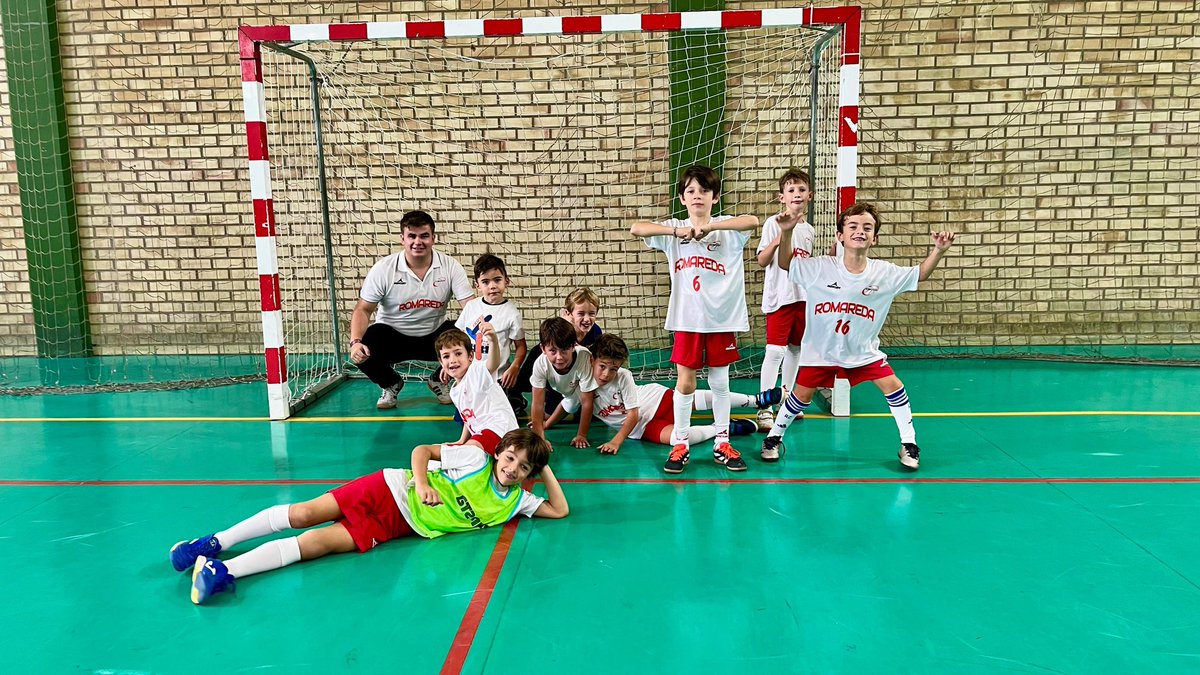 ⚽⚽
Gran debut de nuestros dos equipos de iniciación con victoria y diversión ante unos luchadores <a href="/BoscosZgz/">BoscosZgz</a> y <a href="/CDVedrunaAPA/">CD Vedruna A.M.P.A.</a> 
👏👏
