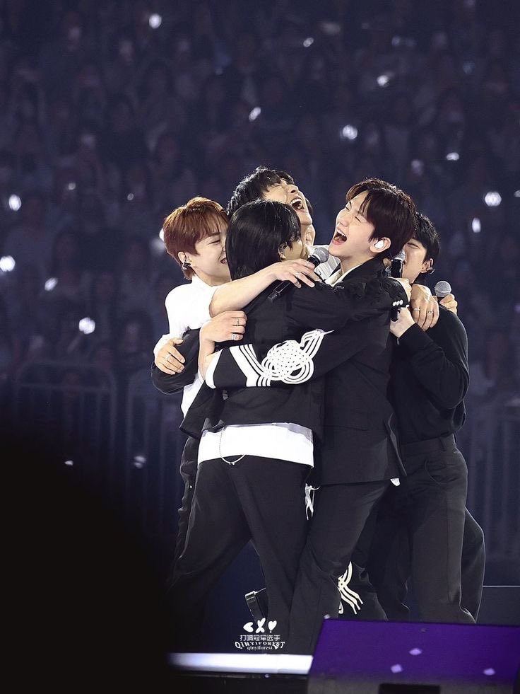 exoenjoyer's tweet photo. so long, my exo. https://t.co/cyq1rKevS9