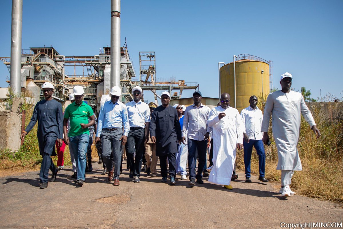 's tweet image. #MINCOM| 📸 Retour en images sur la visite du Ministre de l’Industrie et du Commerce à la SONACOS de Diourbel et de Kaolack