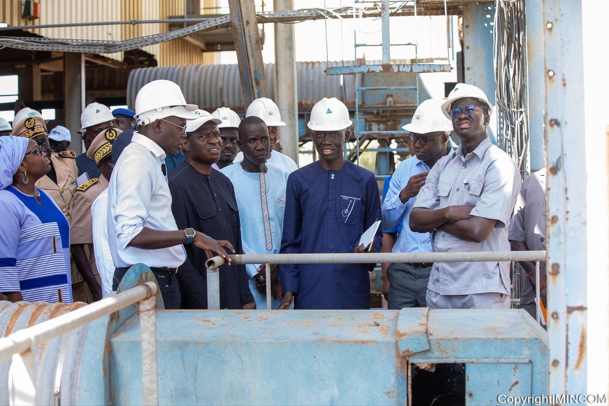 's tweet image. #MINCOM| 📸 Retour en images sur la visite du Ministre de l’Industrie et du Commerce à la SONACOS de Diourbel et de Kaolack