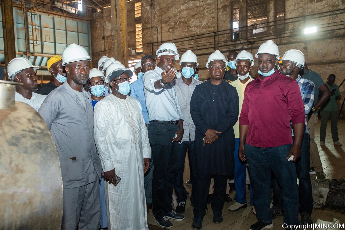 's tweet image. #MINCOM| 📸 Retour en images sur la visite du Ministre de l’Industrie et du Commerce à la SONACOS de Diourbel et de Kaolack