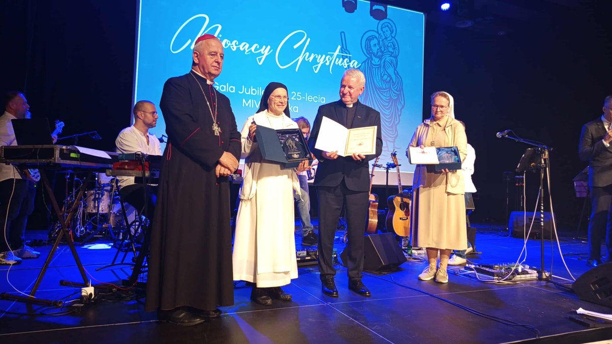 🥰 W Terminalu Kultury Gocław odbyła się dziś uroczysta gala z okazji 25-lecia <a href="/MivaPolska/">MIVA Polska</a>. Organizacja jest misyjnym stowarzyszeniem, którego celem jest pomoc misjonarzom w zdobywaniu i zakupie środków transportu. Nie mogło nas tam zabraknąć 💕