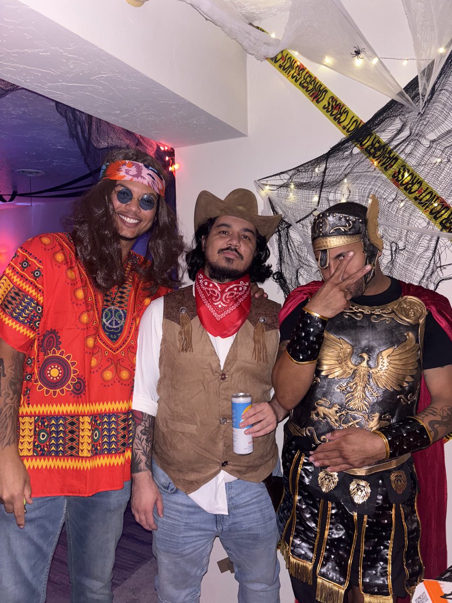 SimplyParas's tweet image. 