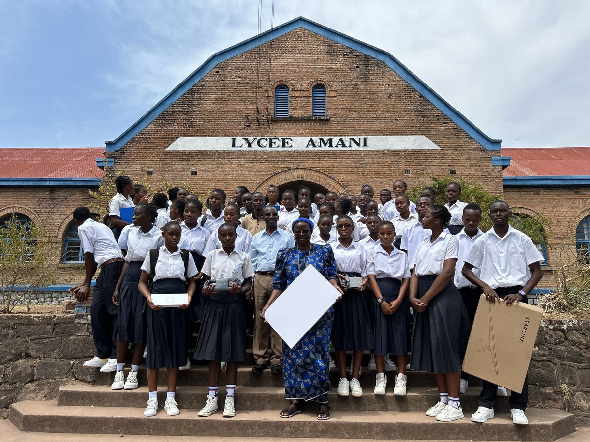 benjimk's tweet image. The DRC faces one of the toughest global digital divides where some areas still struggle with speeds as low as 500 kbps. 
But our private initiative is bringing the future now! Thanks to the funds raised, in just 4 months, we equipped 14 schools across 6 provinces deep inside…