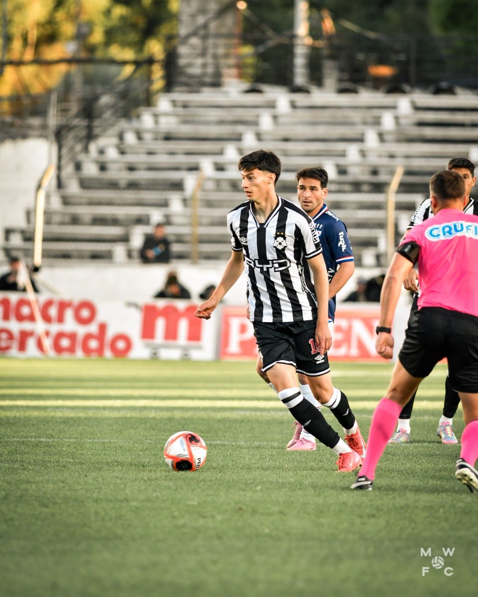 🫀Entrega, clase, y mucho de aquello.

🔝 Los 𝟰 del medio.