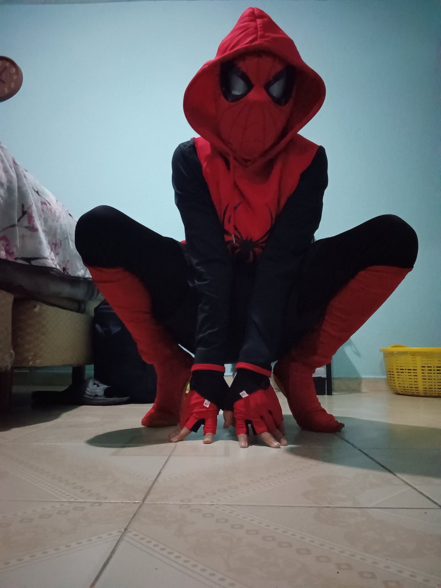 Drcondon's tweet photo. Su amigable vecino el
#hombrearaña
#espiderman
#milesmorales https://t.co/x69lQQmixT