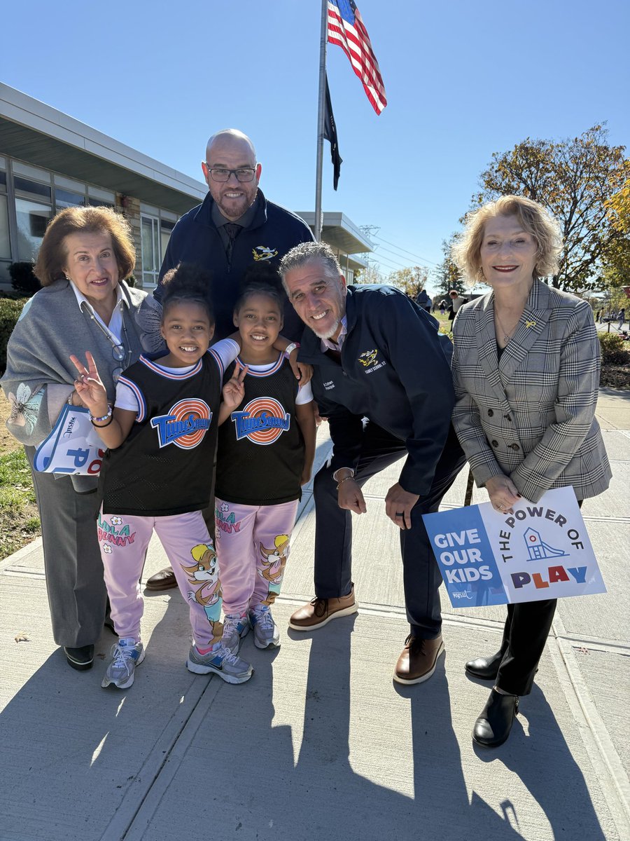 In Yonkers, we believe recess isn’t a break from learning — it’s an essential part of it.

Our 30-minute daily recess policy ensures every student has time to move, create, and connect.

Proud to stand with <a href="/nysut/">NYSUT</a>, <a href="/yft860/">Yonkers Federation Of Teachers</a>, and our community as we highlight the #PowerOfPlay! 🛝