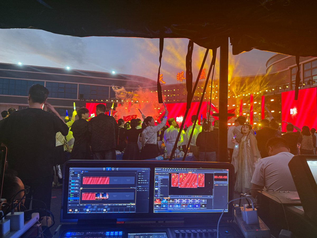 PolarWangKystar's tweet image. ✨ Kystar Q3 Console, K3 Switcher & T1 Pro Media Server powered Tianyan Pharmaceutical’s 10th Anniversary in China, delivering flawless visuals with a 7-in-3-out setup!
#Kystar #LED #controlsystem #Kommander #Q3 #K3 #T1Pro #MediaServer #StageEvent #VisualDisplay #China