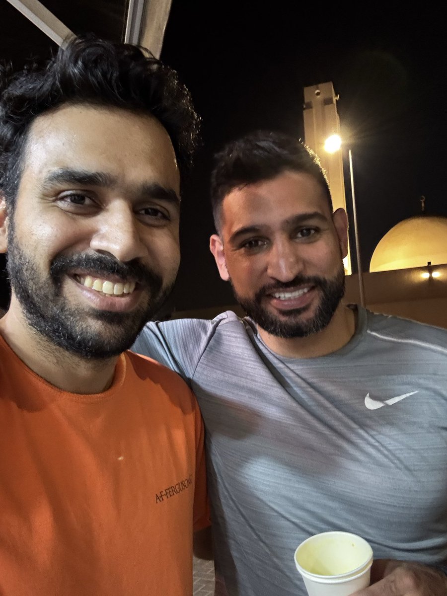 Bumping into <a href="/amirkingkhan/">Amir Khan</a> during a late night karak run in Dubai.

The man is probably the reason why I got interested in boxing since his 2004 Athens Olympics days.

Could not have been more gracious and humble 😊