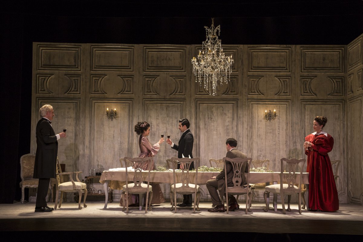 Helenico's tweet photo. La intriga y la justicia social llegan al a Helénico con El inspector llama a la puerta 🔎
Dir. Otto Minera | Texto de J.B. Priestley
Suspenso, humor y un elenco de primer nivel 🎭

📅 31 oct – 14 dic 2025
🎟️ Preventa 30% hasta el 31 oct

¿Y si el culpable fueras tú? 👀 https://t.co/e2d6ZkwfZk