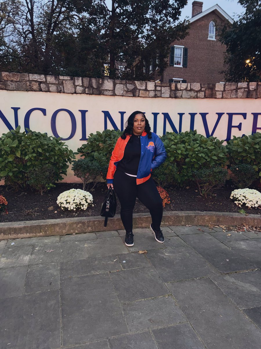_SayYae's tweet image. 2X Alumni LU🧡💙