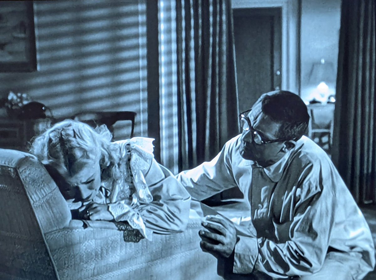 WalrusNo's tweet image. For some reason this composition from Hawks' MONKEY BUSINESS comes onscreen and I become super calm and peaceful and like life. Just enjoy looking at it.